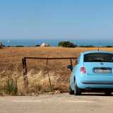 ...sono parcheggiate in prossimit� di alcuni sentieri che conducono al mare